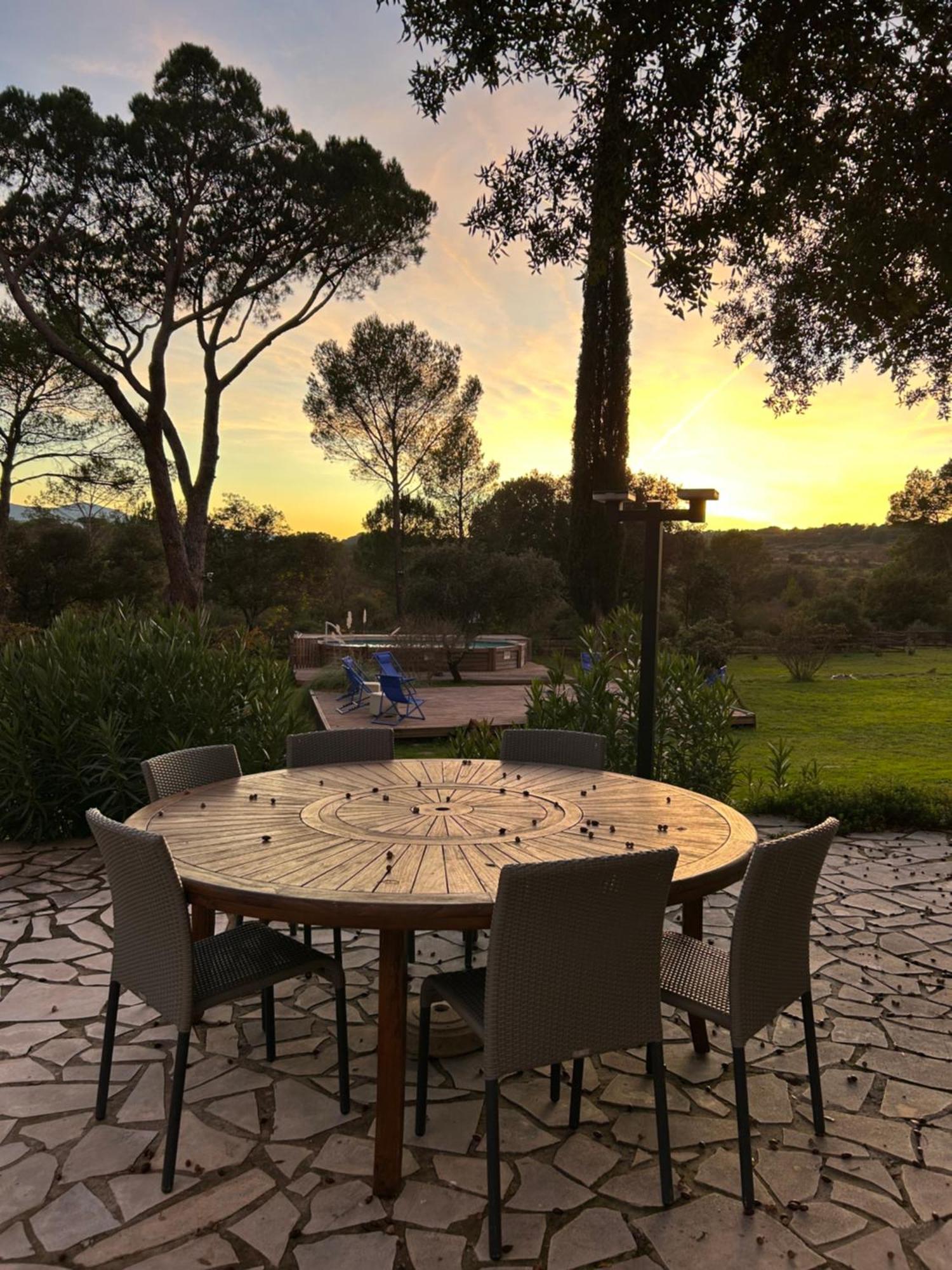 Residence Gabrielle Le Cannet Des Maures Εξωτερικό φωτογραφία